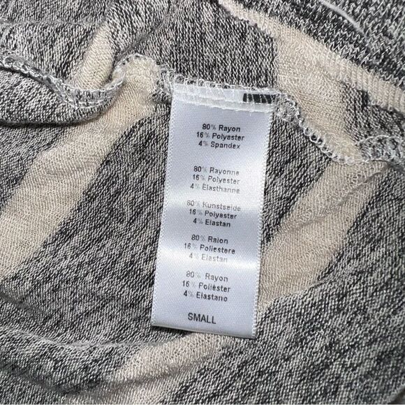 Urban outfitters size small tank - Picture 3 of 4